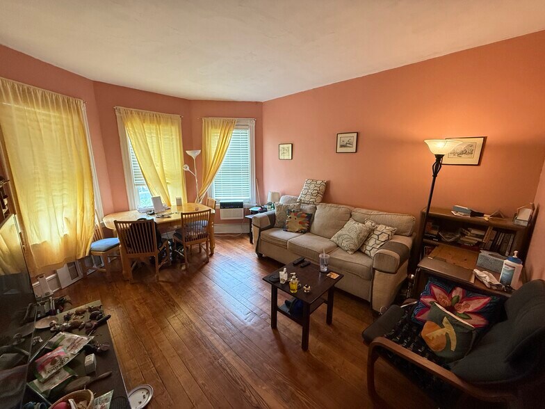 Primary Photo - 21 Haverford St