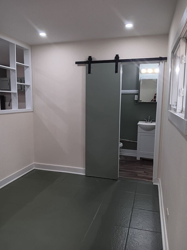 Building Photo - 112 Cleveland Ave