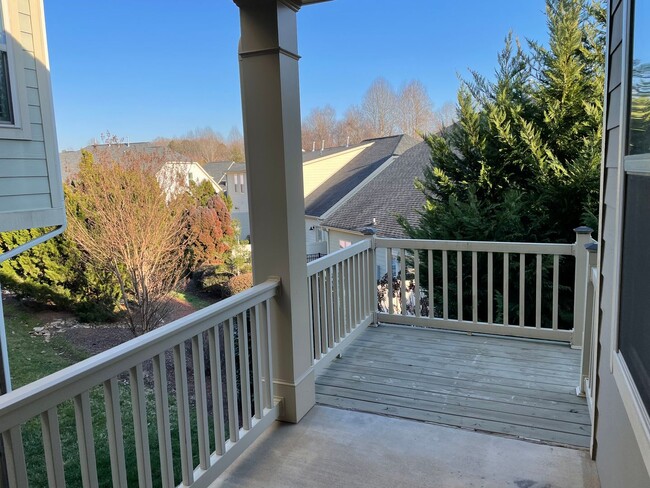 Building Photo - Fabulous Three Bedroom Duplex in Mooresville