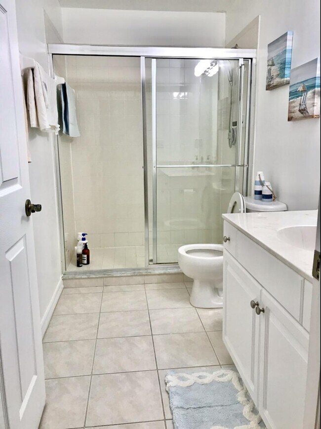 Building Photo - 3638 Pine Oak Cir