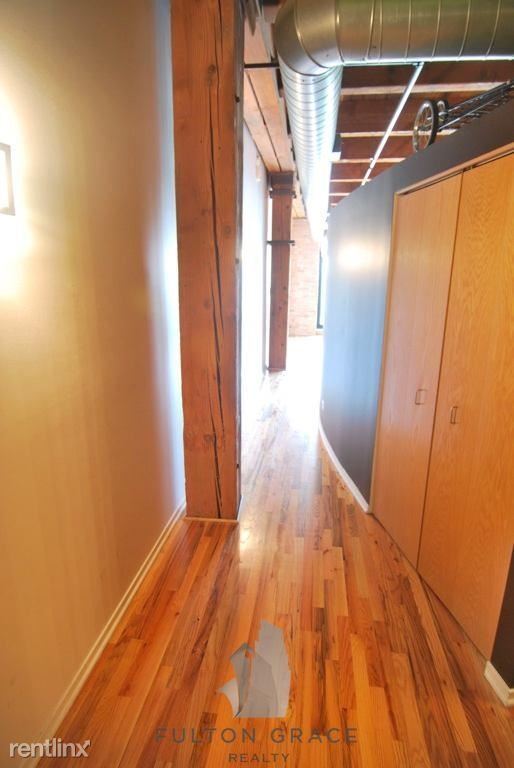 Building Photo - 1245 W Van Buren St