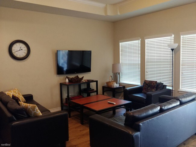 Building Photo - 2650 Beck St