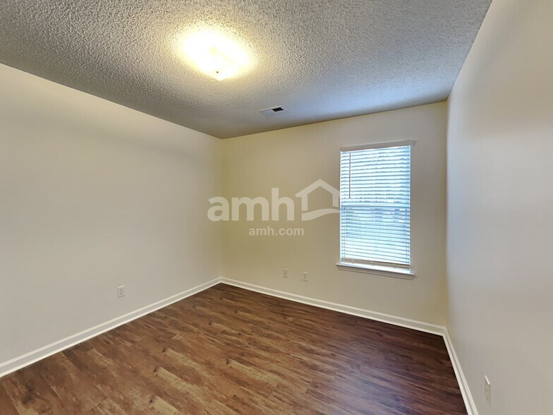 Building Photo - 5081 Poplar Glen Dr