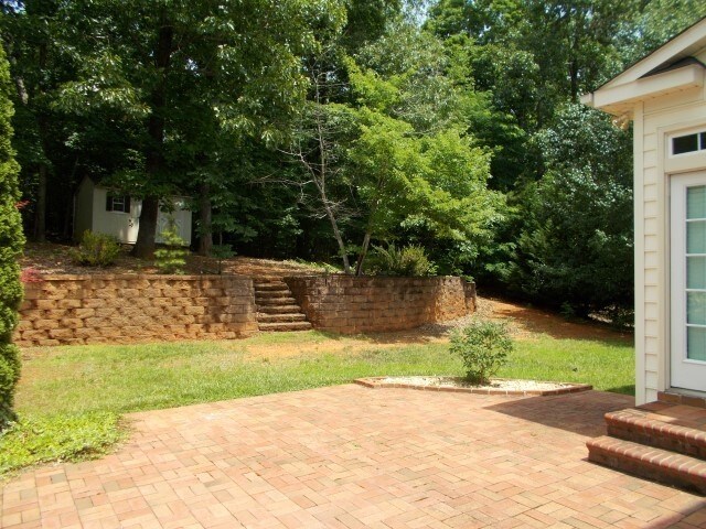 Building Photo - 3007 Linstead Dr