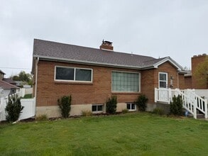 Building Photo - 735 Lisonbee Ave S