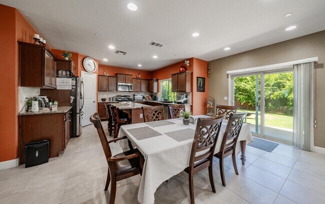 Building Photo - 6712 Lucas Dr