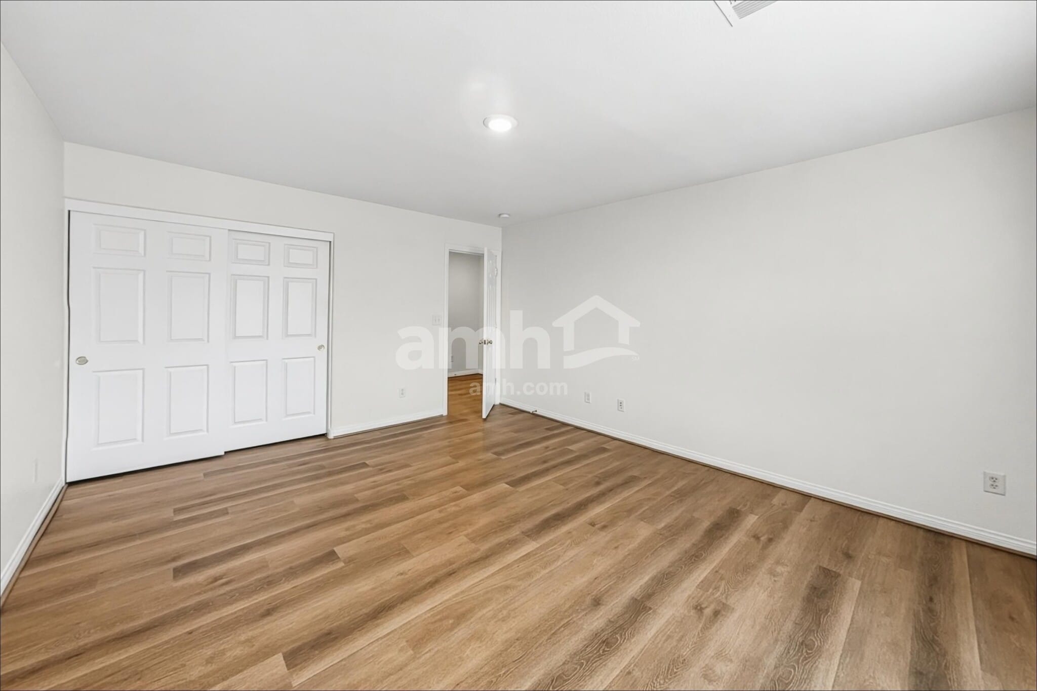 Building Photo - 10432 Wellington Manor Ave