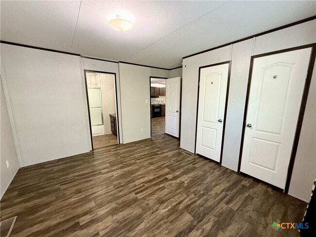 Building Photo - 159 Deer Ln