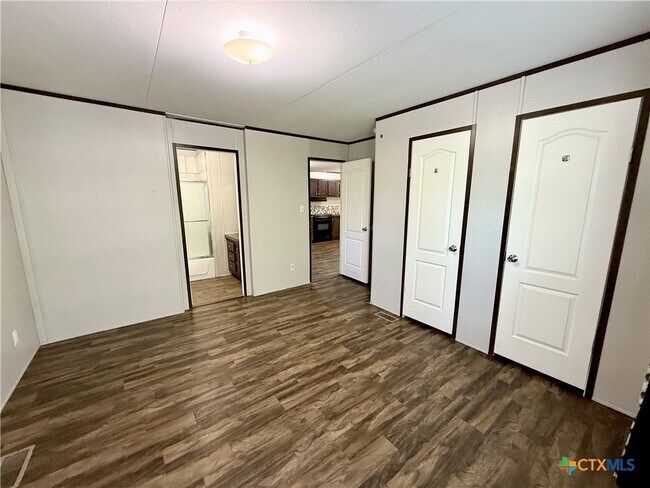 Building Photo - 167 Deer Ln