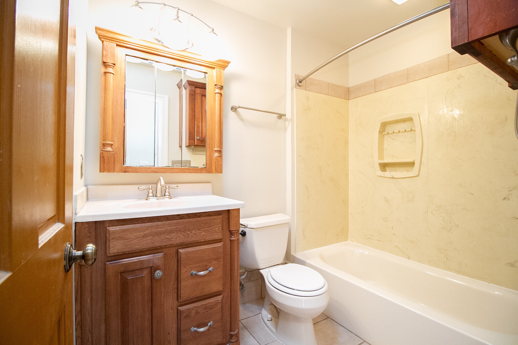 Building Photo - 472 Shasta Dr