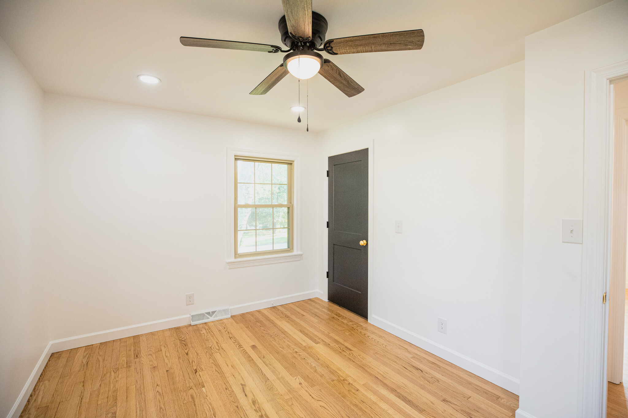 Building Photo - 200 Sewanee Cir