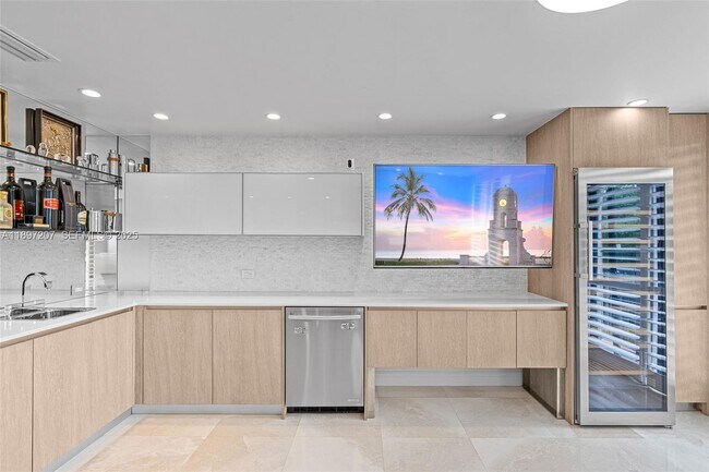 Building Photo - 6124 Paradise Point Dr