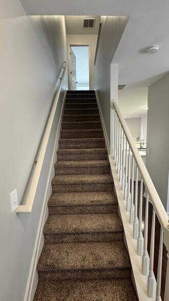 Building Photo - 3385 Hidden Cove Cir