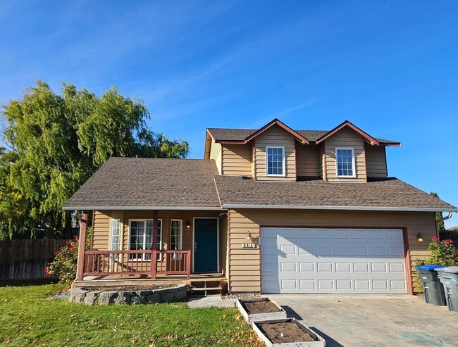 Primary Photo - Three Bedroom Home in desirable neighborhood!