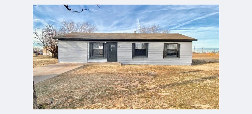 Primary Photo - 3417 E 16th St