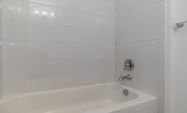 Building Photo - 1360 Bushel Crk Xing