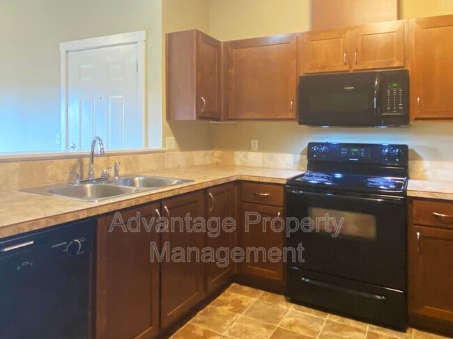 Building Photo - 501 Catron Pl