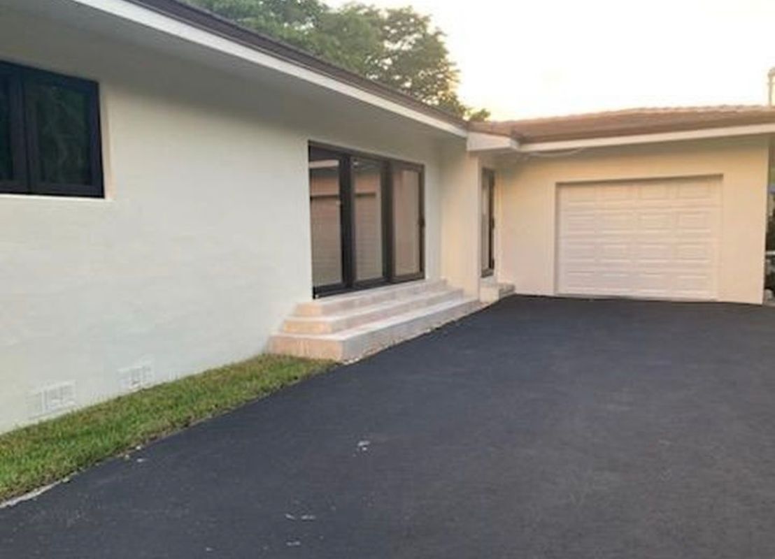 Building Photo - 607 Palermo Ave