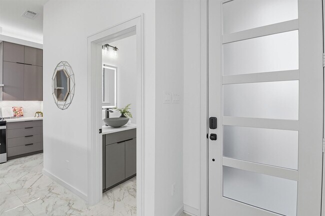 Building Photo - 2939 El Fenice Ln