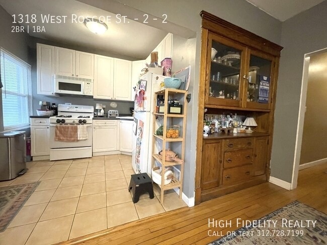 Building Photo - 1318 W Roscoe St