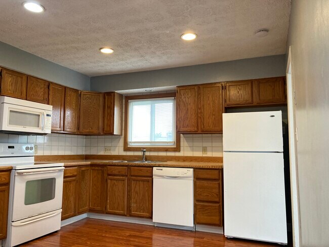 Building Photo - 7309 Roshon Ave