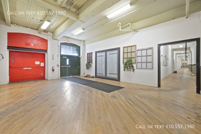 Building Photo - 1 Bedroom - 1 Bath loft apartment located ...