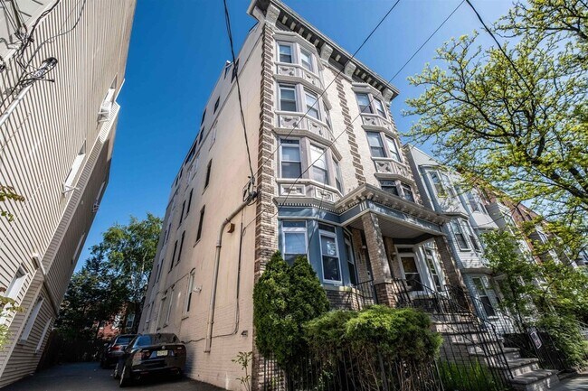 Building Photo - 310 Palisade Ave