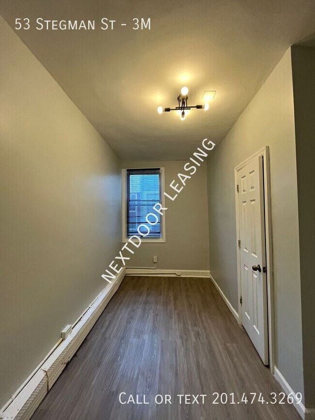 Building Photo - 53 Stegman St