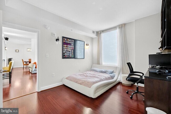 Building Photo - 6820 Wisconsin Ave