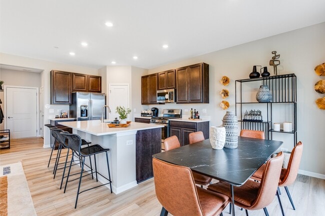 Building Photo - 1261 Glenmont St