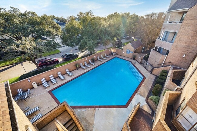 Building Photo - 5200 Weslayan St