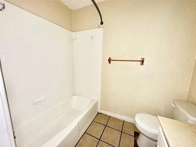 Building Photo - 207 W William Cannon Dr