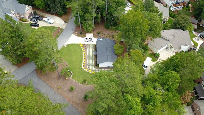 Building Photo - 1137 Magnolia Dr