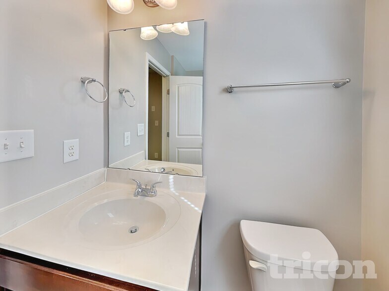 Building Photo - 239 Morning Dew Dr