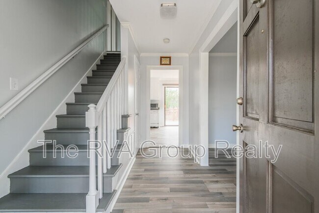 Building Photo - 1601 Lancashire Dr