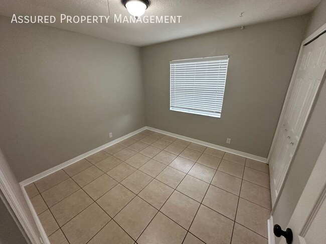 Building Photo - 220 Wilshire Dr