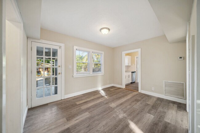 Building Photo - 1509 NW 3rd Ave