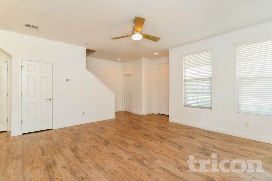 Building Photo - 4804 S Mole