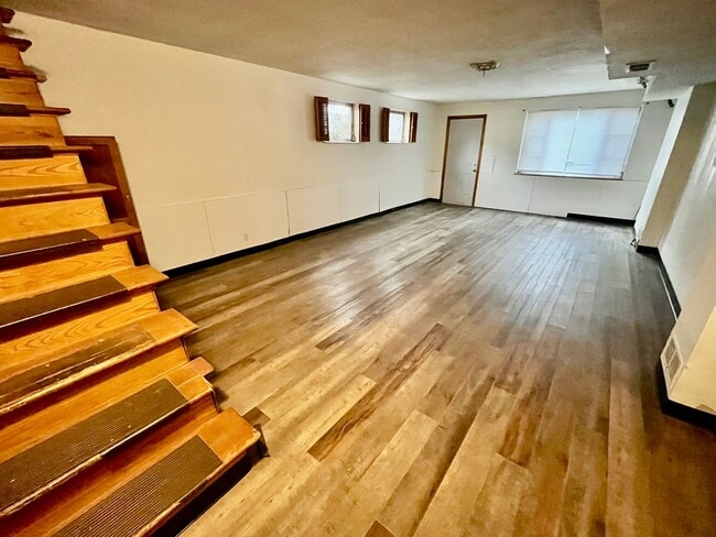 Building Photo - 781-783 S Kellner Rd