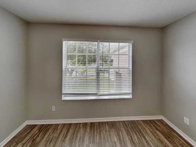 Building Photo - 5067 Hook Hollow Cir