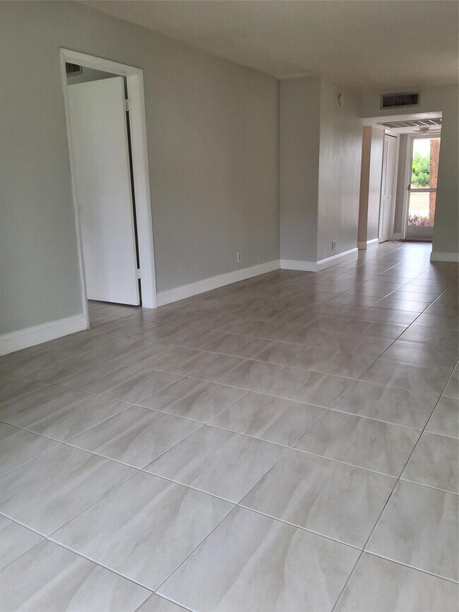 Building Photo - 4500 N Federal Hwy