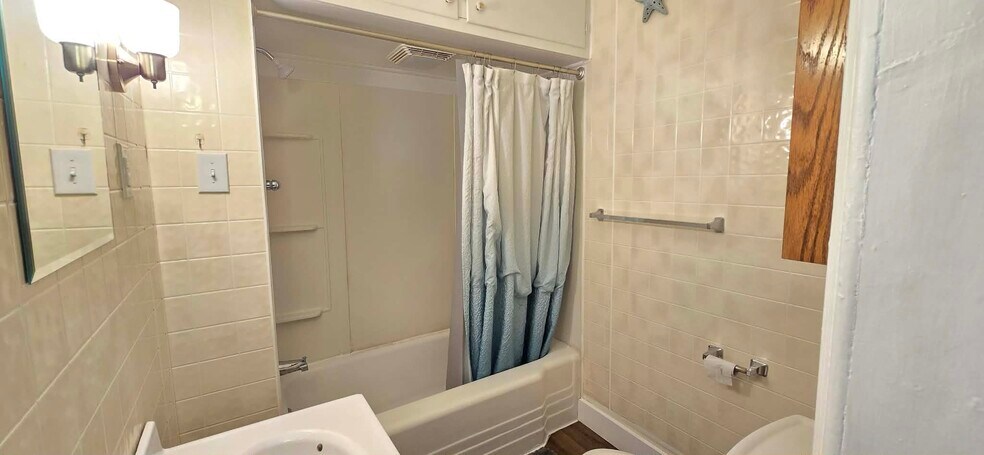 Building Photo - 17 Frank St