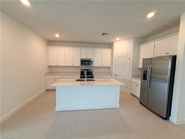 Building Photo - 3917 Passion Vine Dr