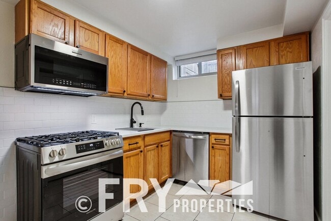 Building Photo - 1415 Ivy St