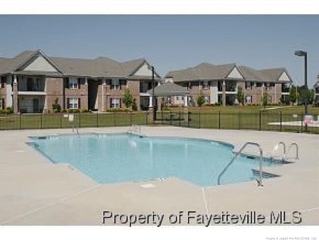 Building Photo - 1760 Renwick Dr