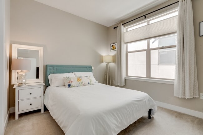 Building Photo - 2426 Welton St