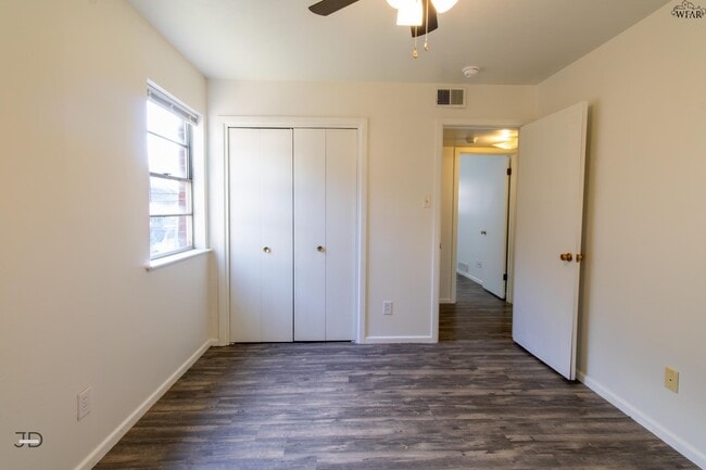 Building Photo - 109 Wood Cir