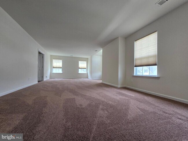 Building Photo - 173 Heartleaf Ln