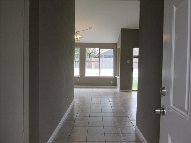 Building Photo - 10303 Westedge Dr