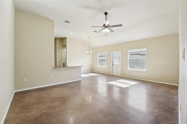 Building Photo - 402 Jack Rabbit Ln